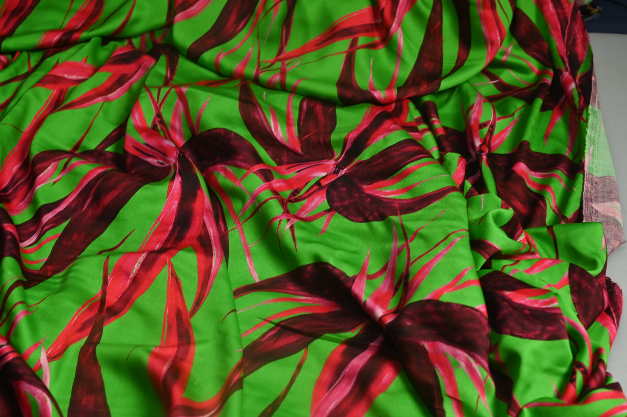 Greenish Red Giants - Viscose