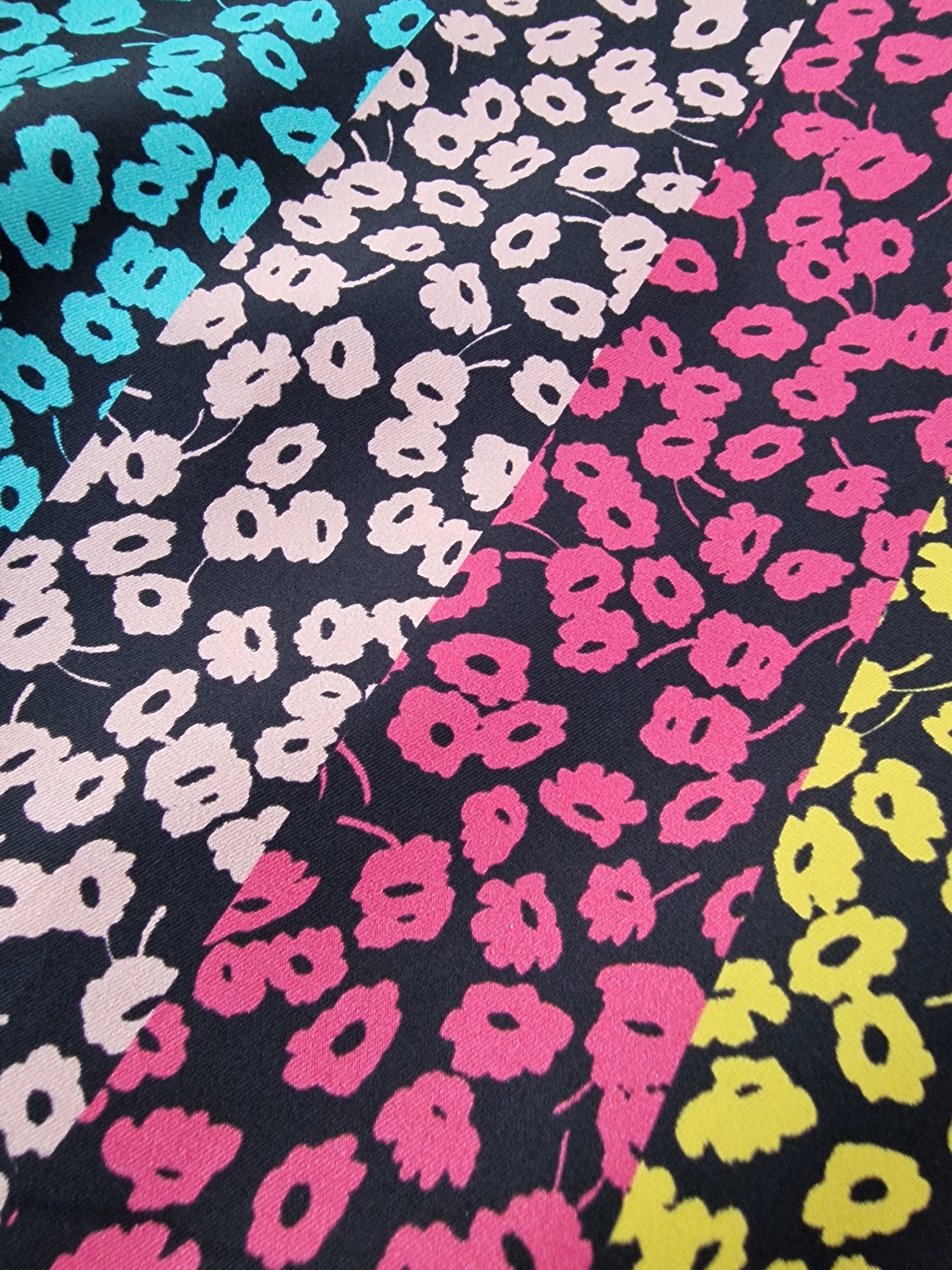 REMNANT - Flowers By Colour - Silk - 2.80mts