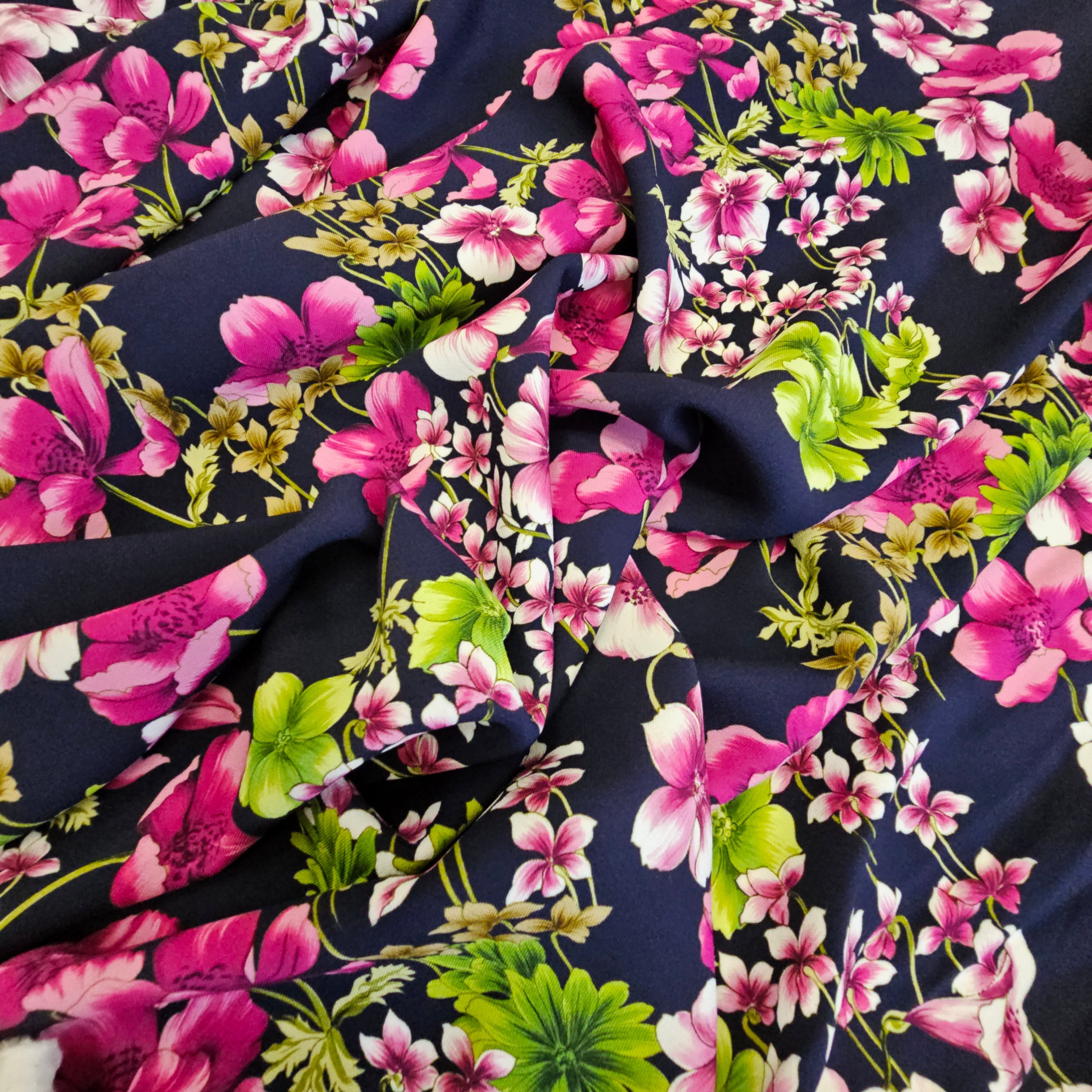 REMNANT - Quick Its The Florals Again - Viscose - 1mt