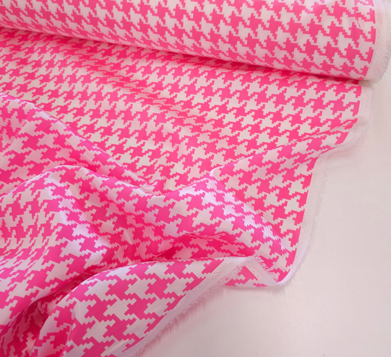 REMNANT - A Girly Houndstooth Approach- Silk (3.55mts)
