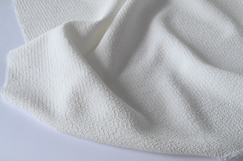 REMNANT - Little Grains of Beauty (White)- Viscose - 2mts
