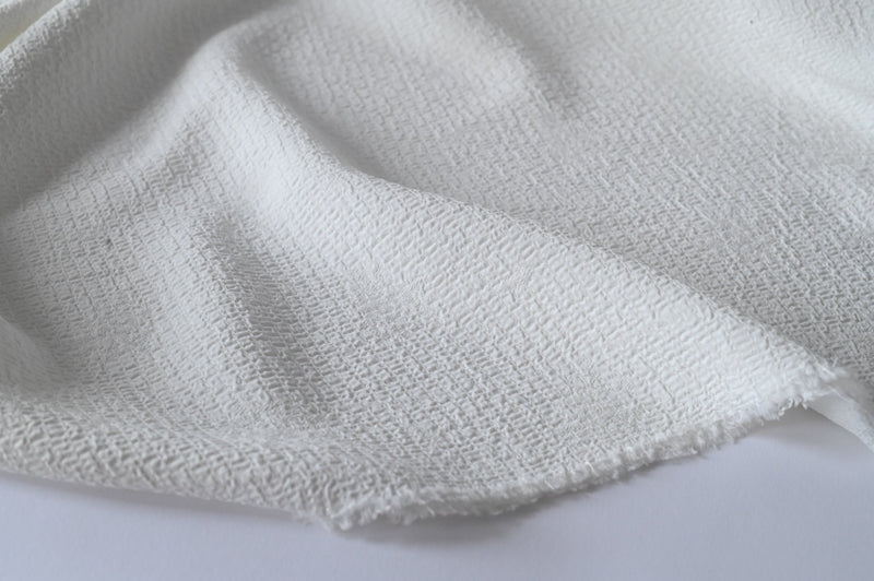 REMNANT - Little Grains of Beauty (White)- Viscose - 2mts