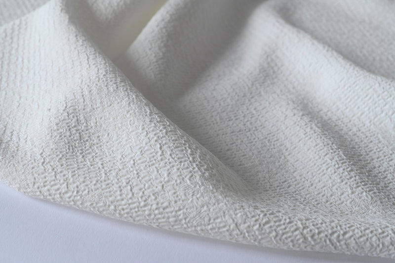REMNANT - Little Grains of Beauty (White)- Viscose - 2mts