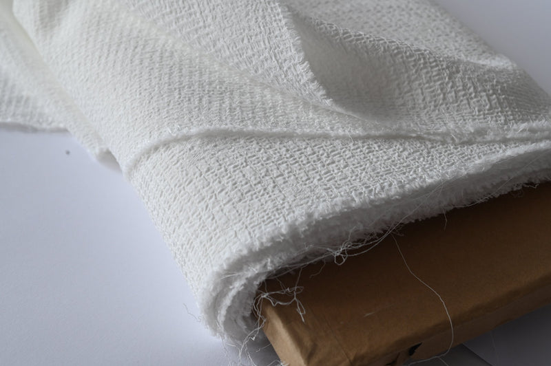 REMNANT - Little Grains of Beauty (White)- Viscose - 2mts