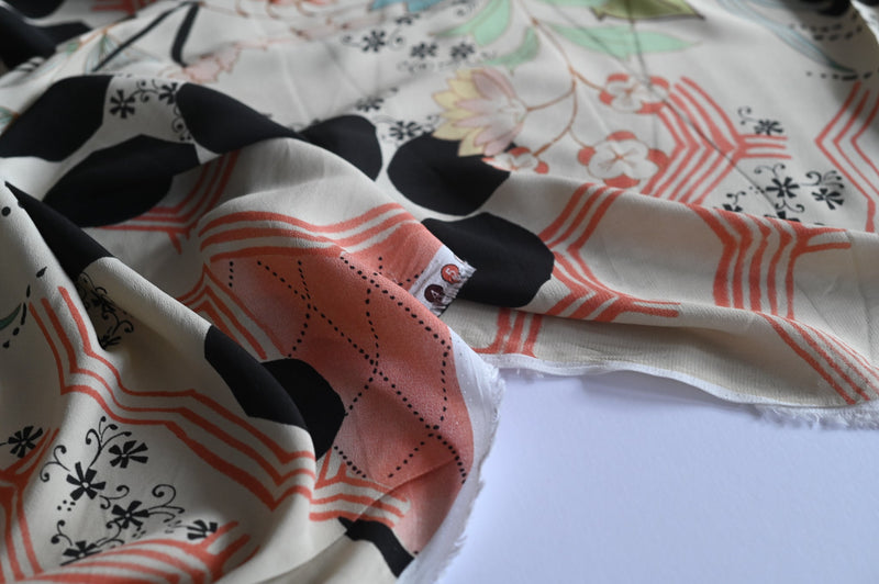 REMNANT - Get Your Camera Out - Viscose - 2.75mts