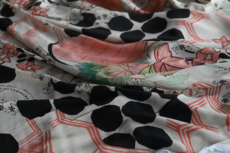 REMNANT - Get Your Camera Out - Viscose - 2.75mts
