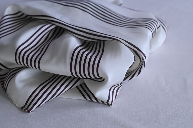 REMNANT - Rows of Lined Gold - Silk - 4metres