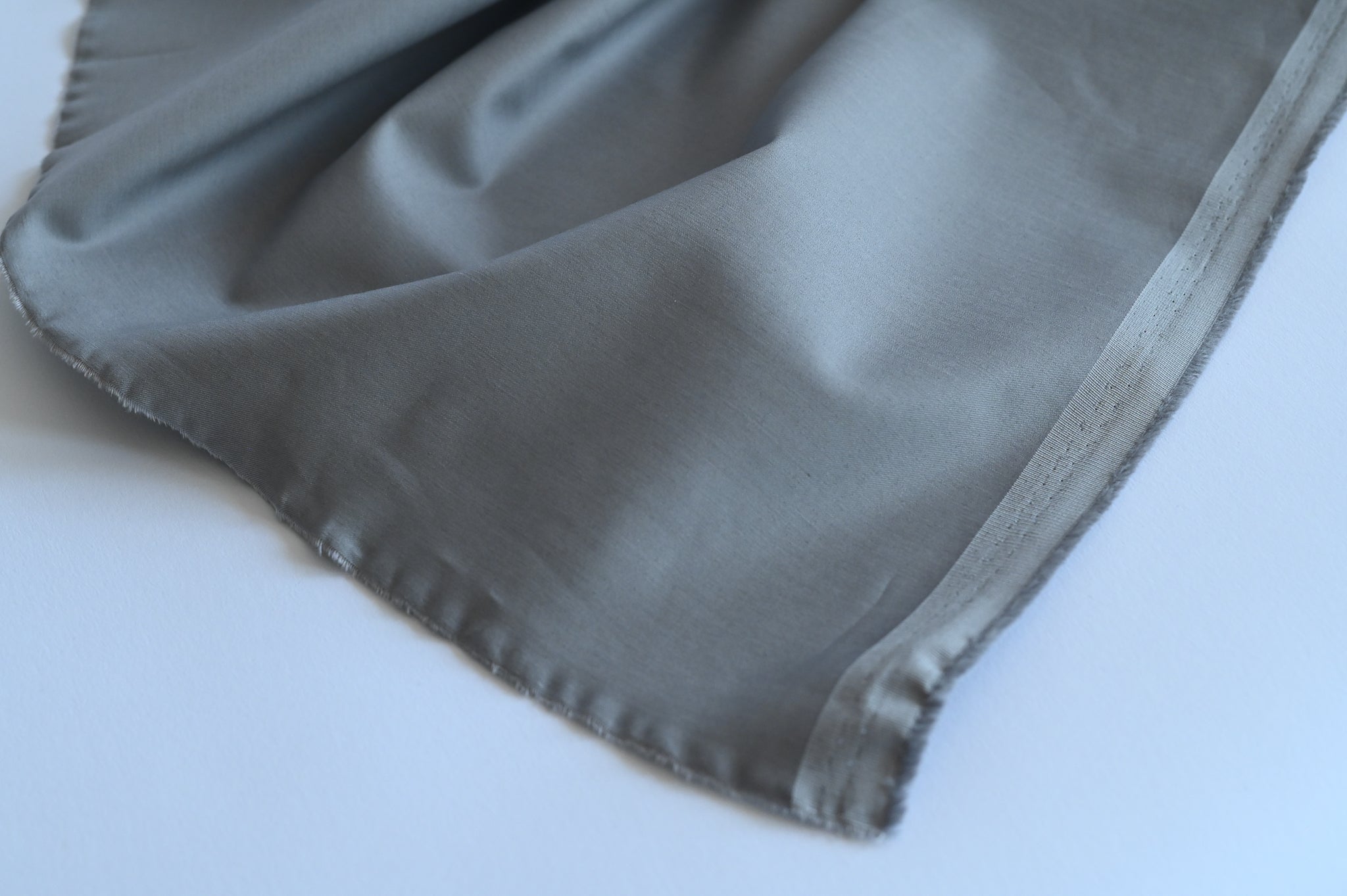 Plainly With A Shine (Light Grey) - Cotton