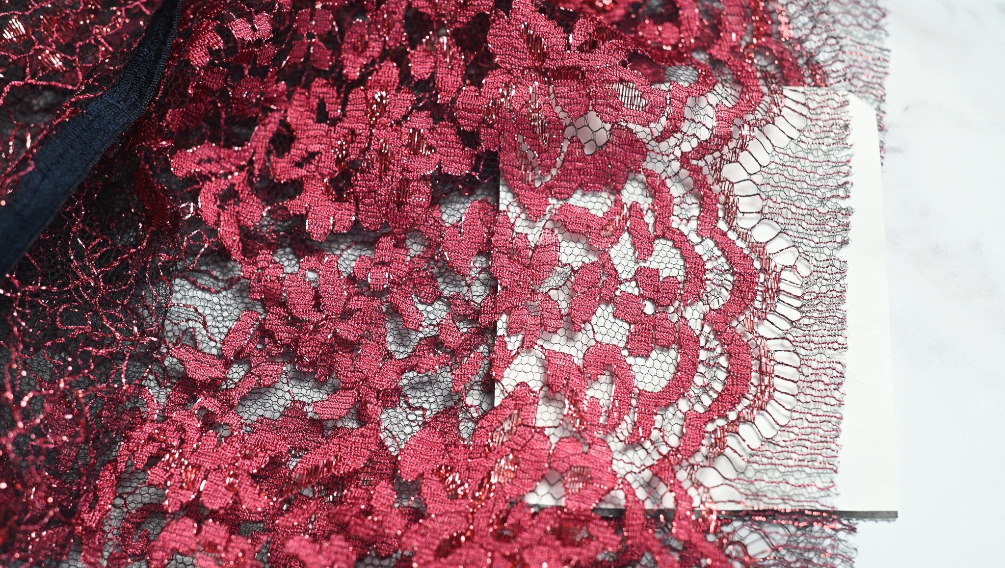 French Delicate Beauty (Shades of Red) - Viscose Polyamide