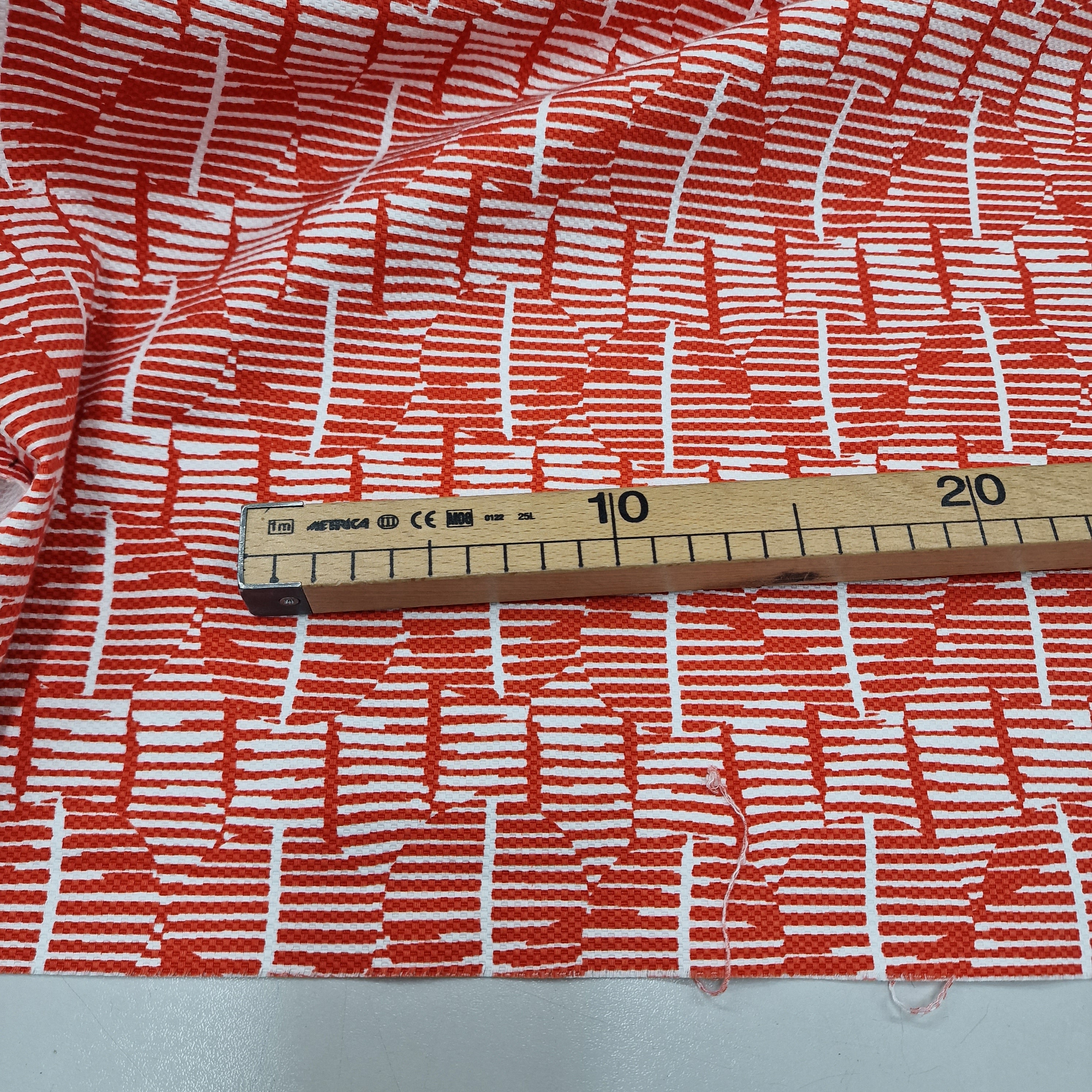 REMNANT - Red Waffles - Cotton (1.55mts at £25)