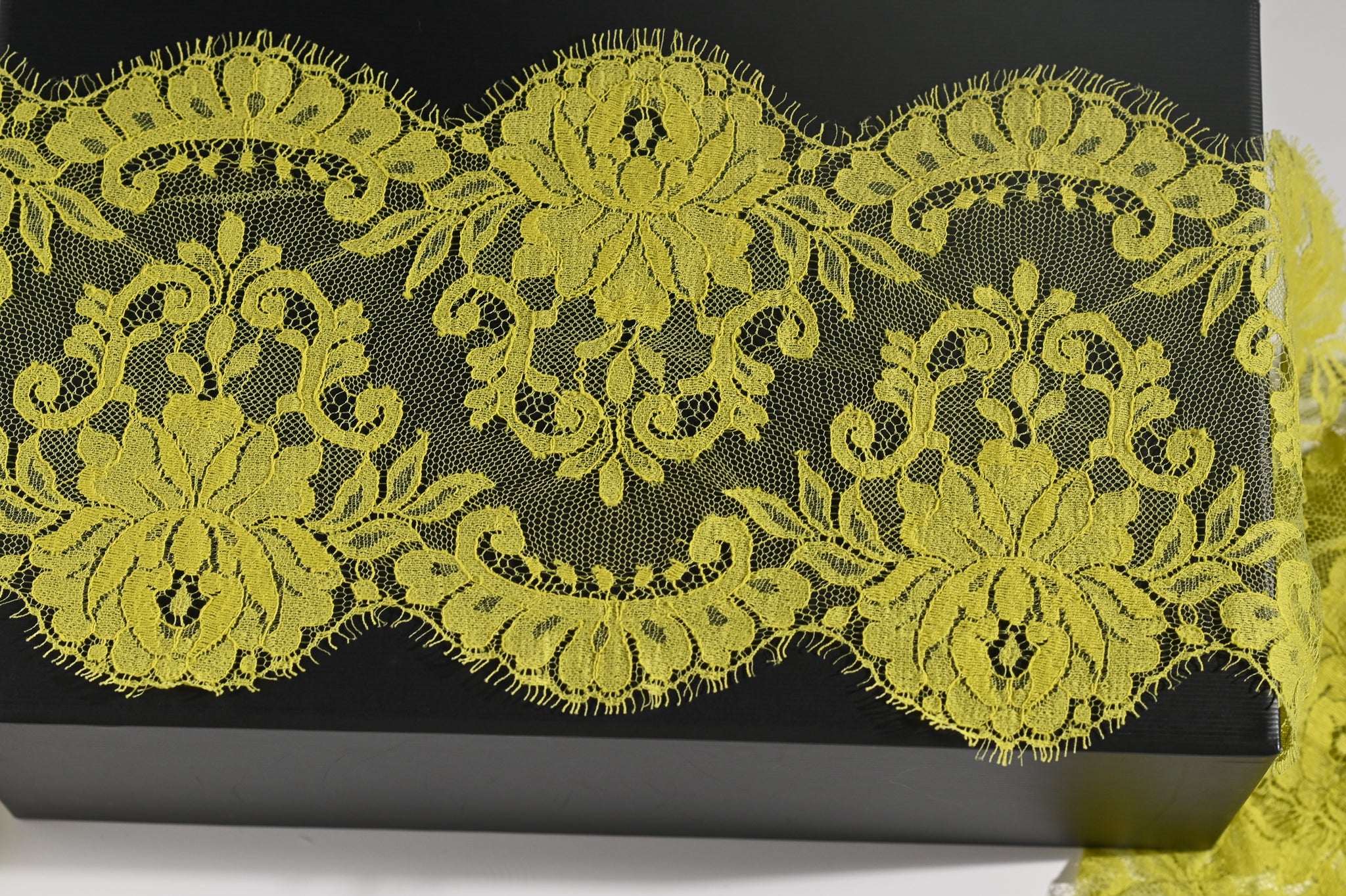 Floral Wave Lace Trim (Lime) - 145mm