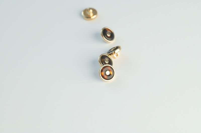 BUTTONS1001 - 6 Shank Buttons